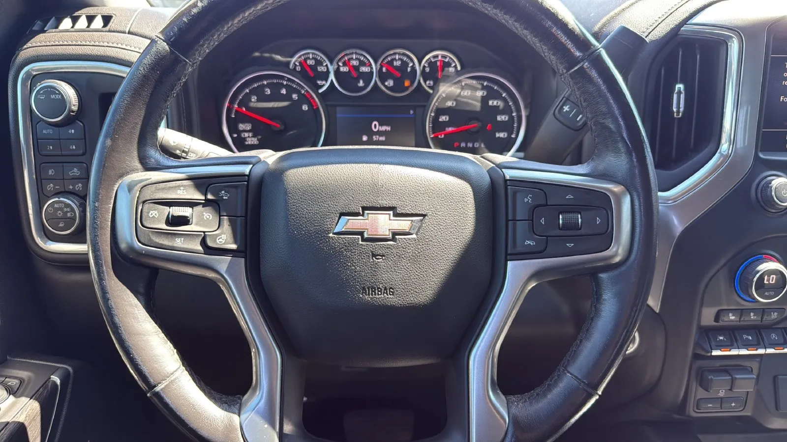 Chevrolet Silverado photo 14