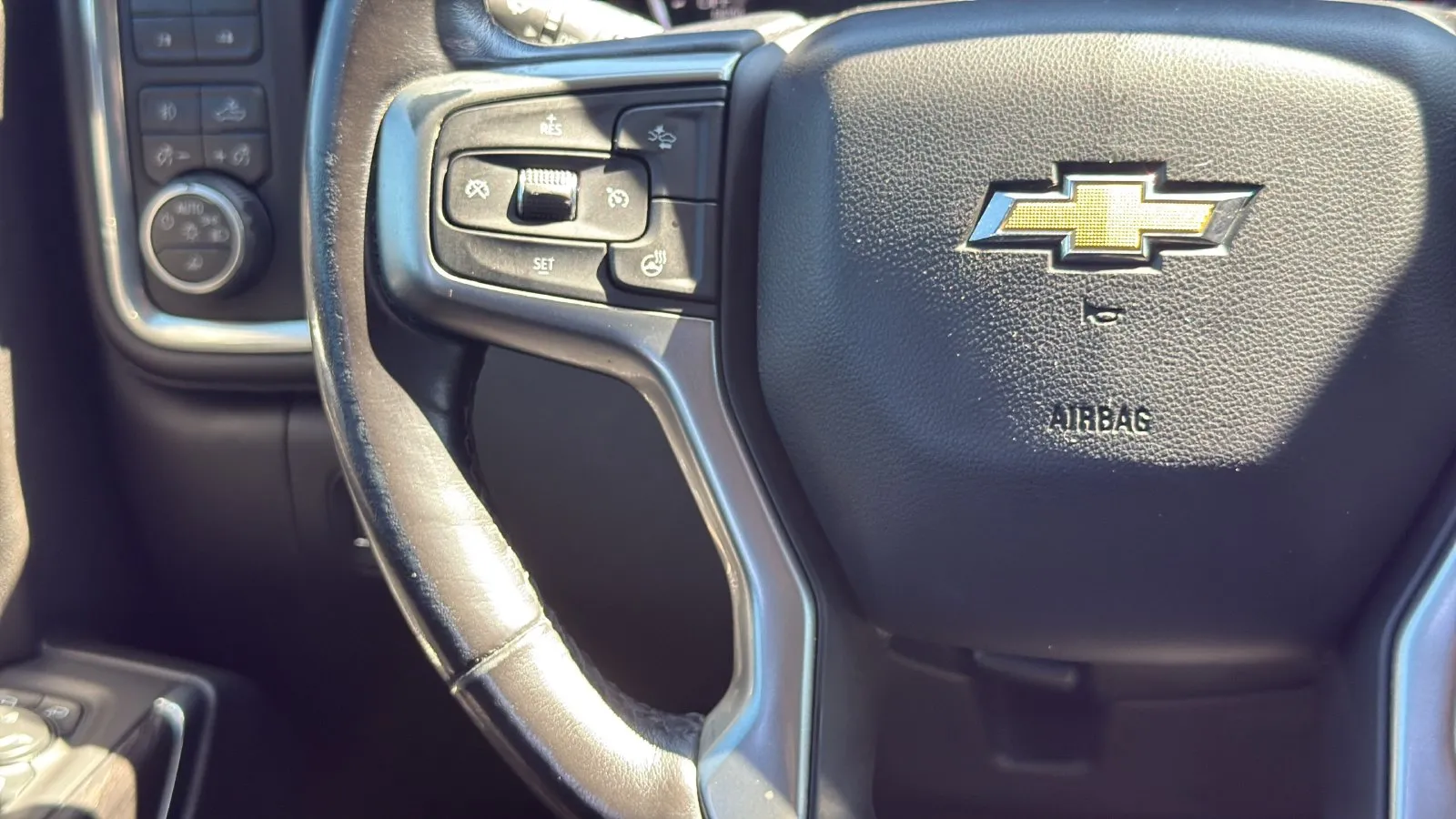 Chevrolet Silverado photo 16