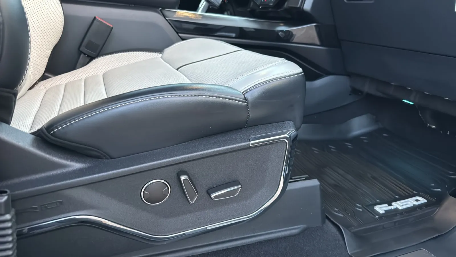 Ford F-150 photo 24