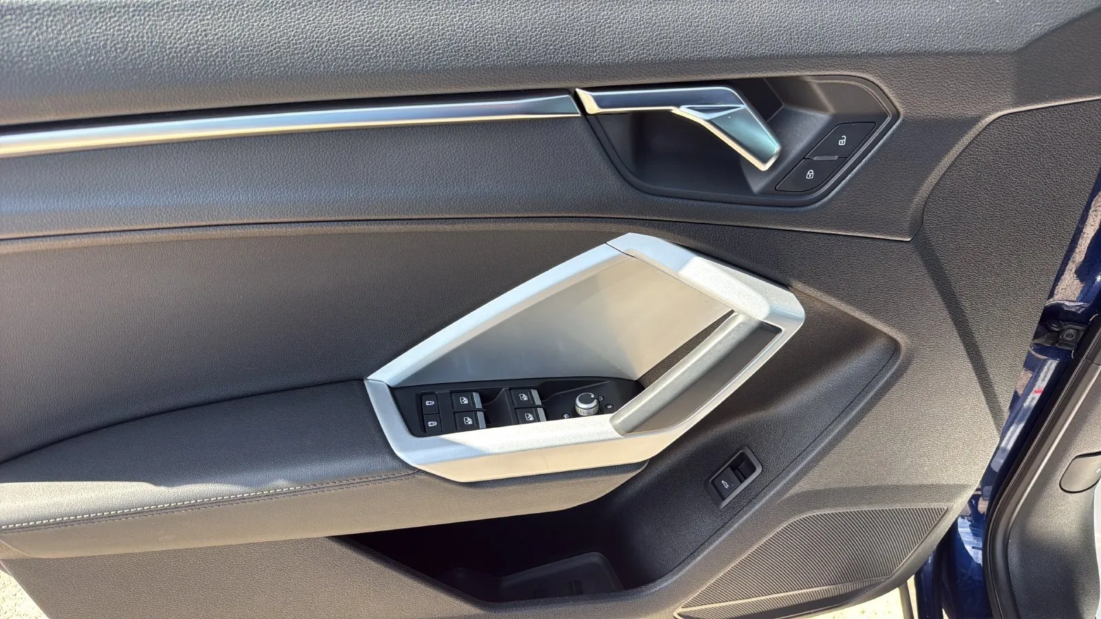 Audi Q3 photo 7