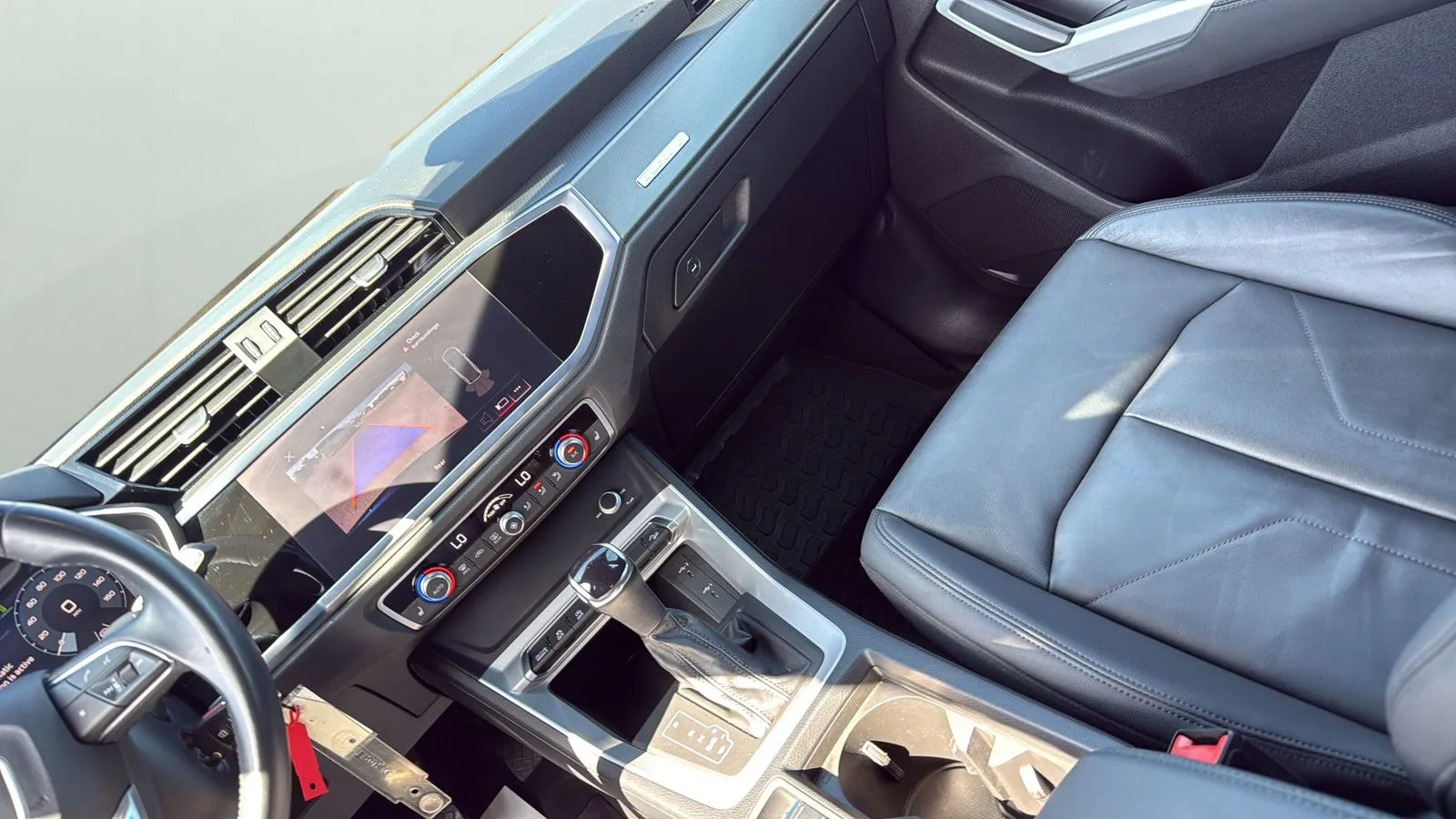 Audi Q3 photo 16