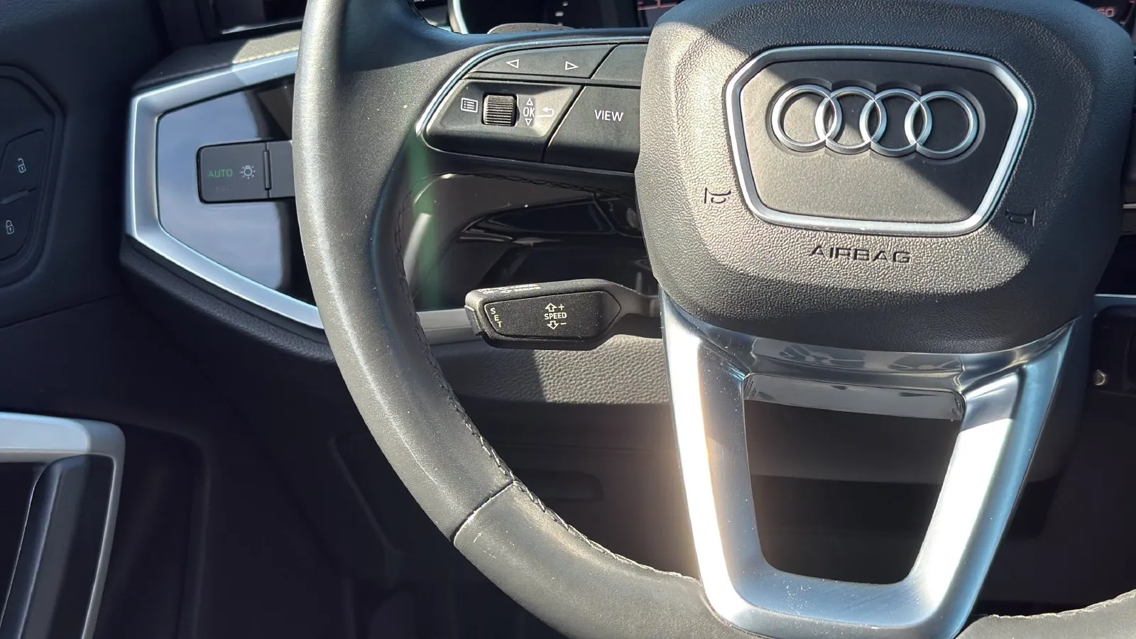 Audi Q3 photo 12