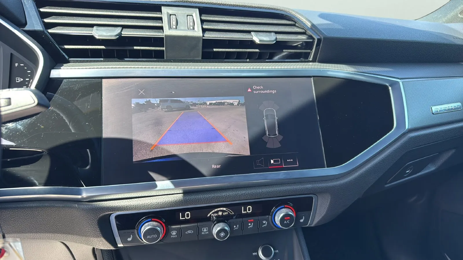Audi Q3 photo 14