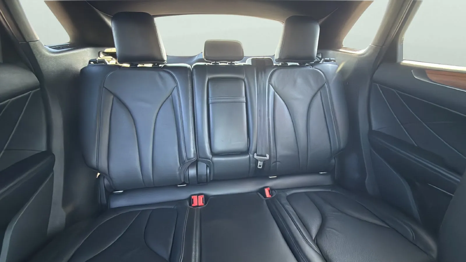 Lincoln MKC photo 22