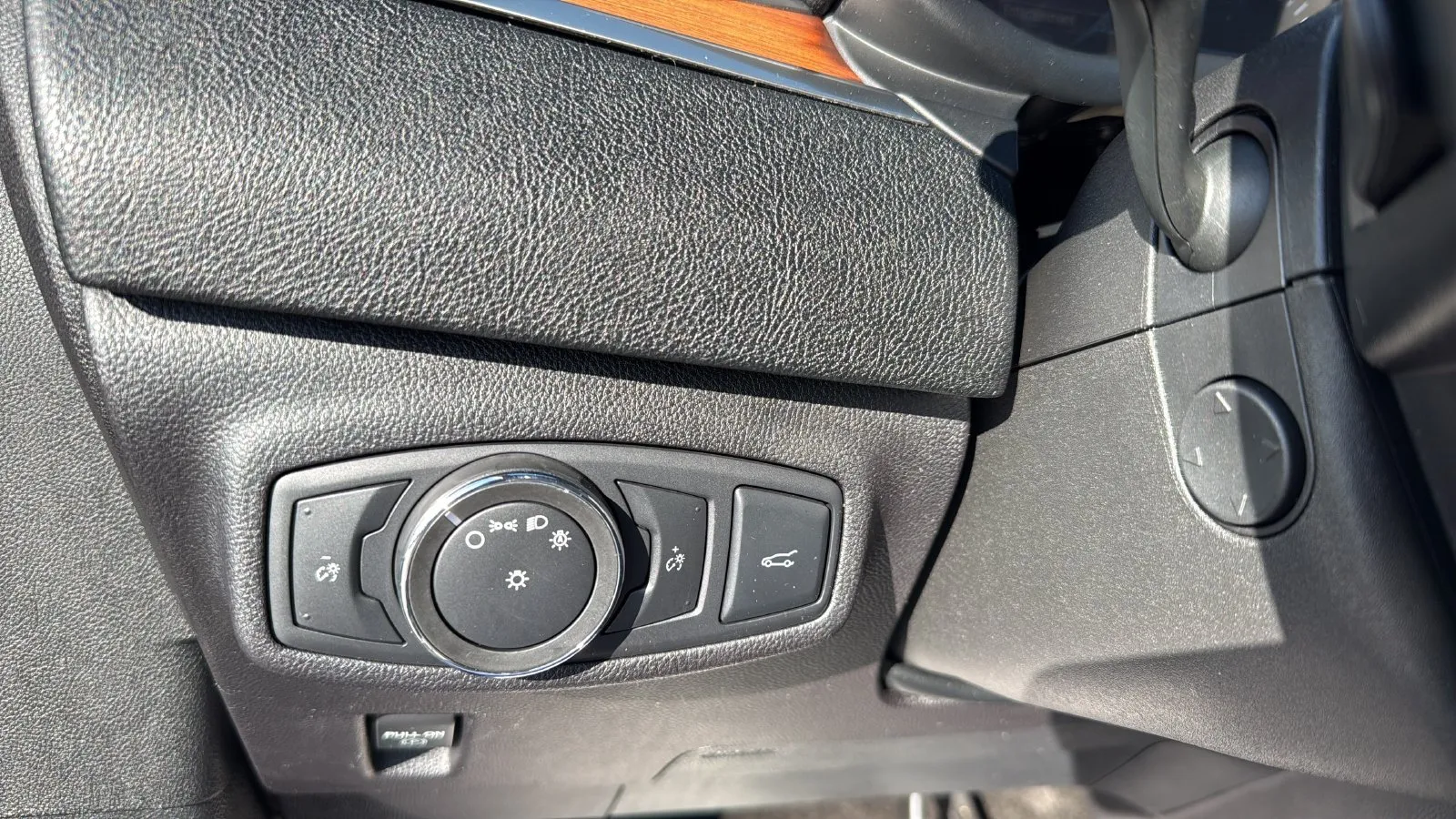 Lincoln MKC photo 14