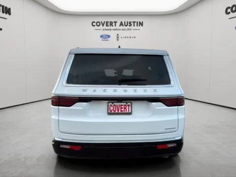 More photos of 2024 Jeep Wagoneer Series II at Covert Ford Lincoln, TX
