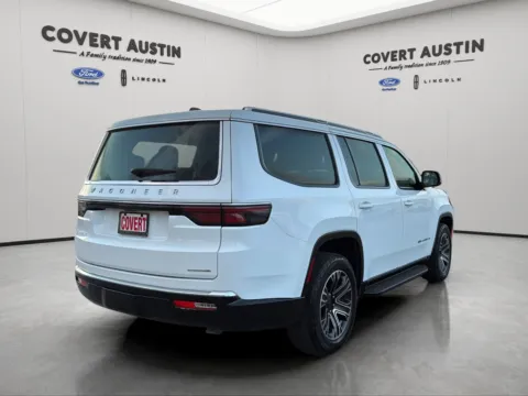 More photos of 2024 Jeep Wagoneer Series II at Covert Ford Lincoln, TX