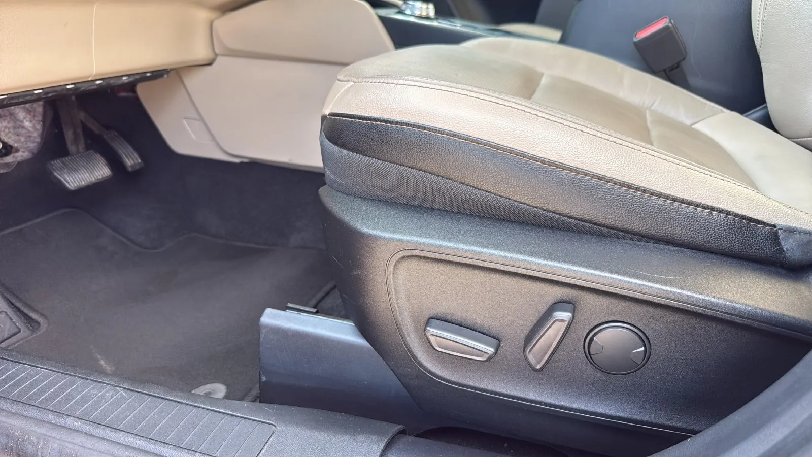 Ford Escape photo 8