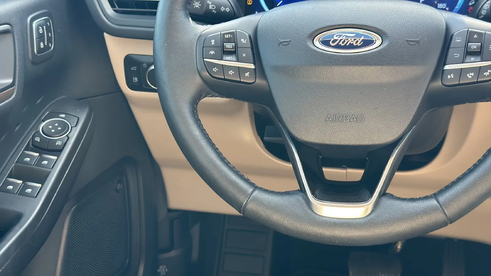 Ford Escape photo 14
