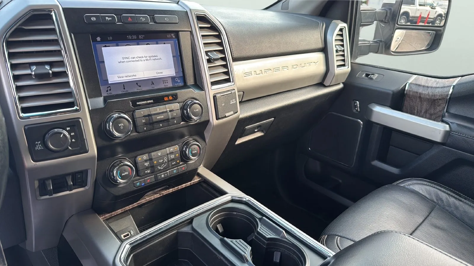 Ford F-250SD photo 18