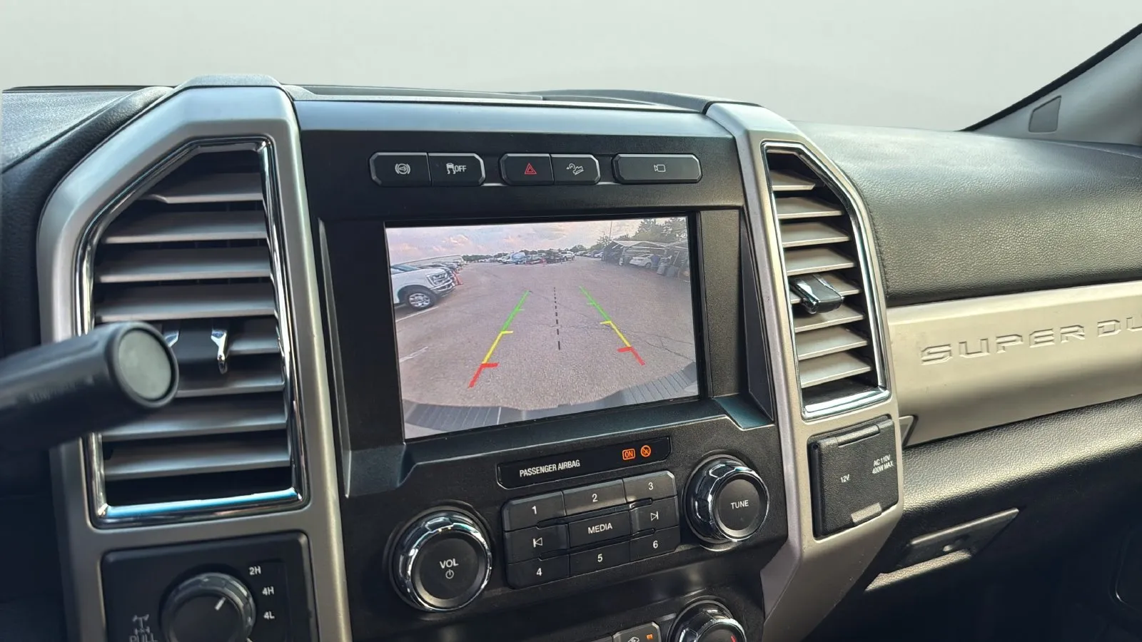 Ford F-250SD photo 17