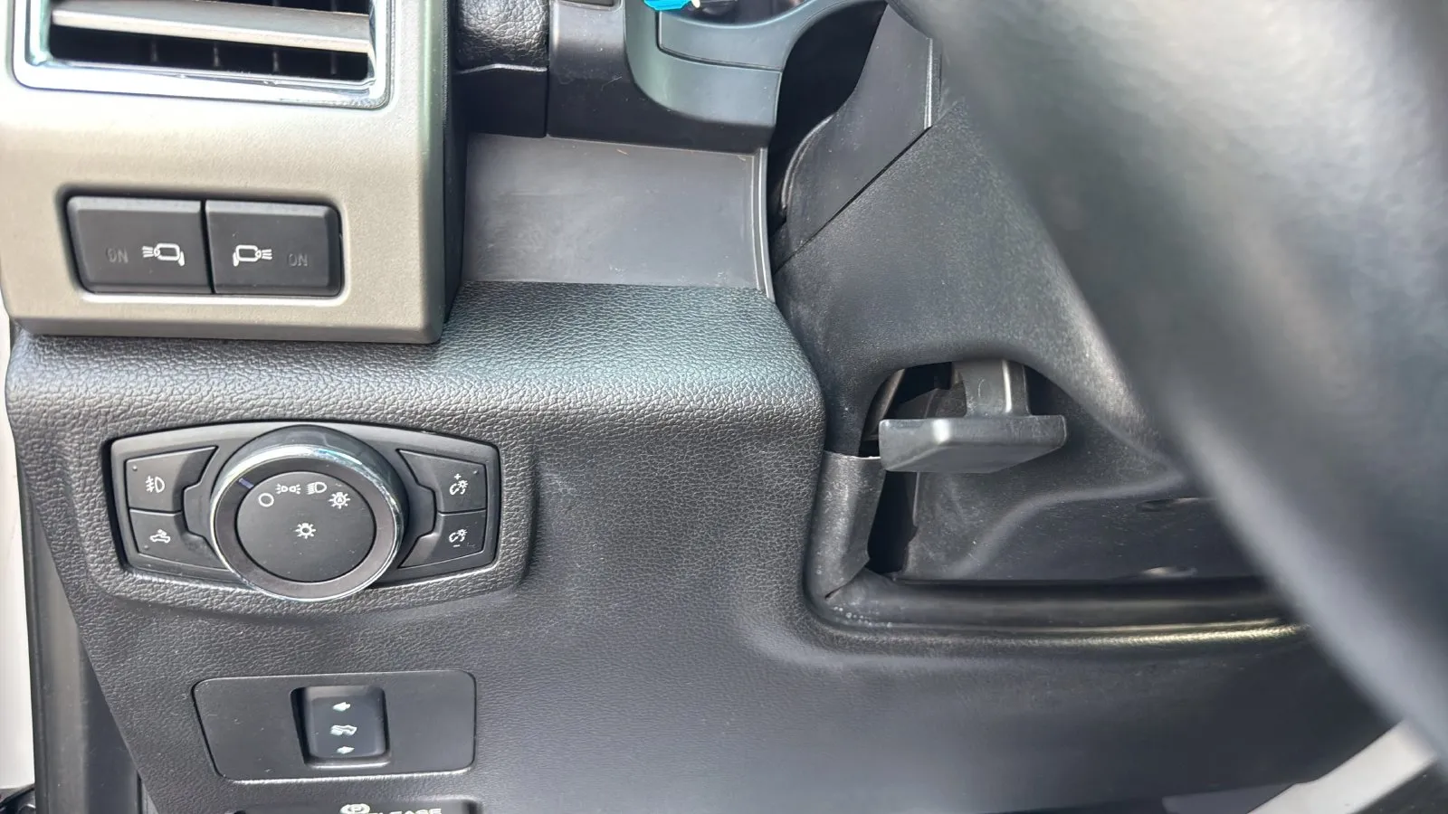 Ford F-250SD photo 16