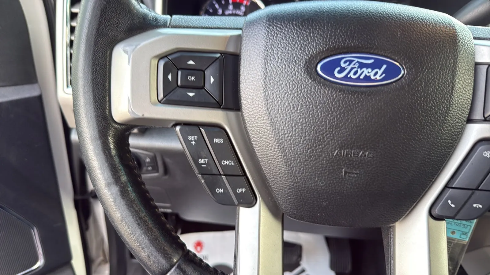 Ford F-250SD photo 15