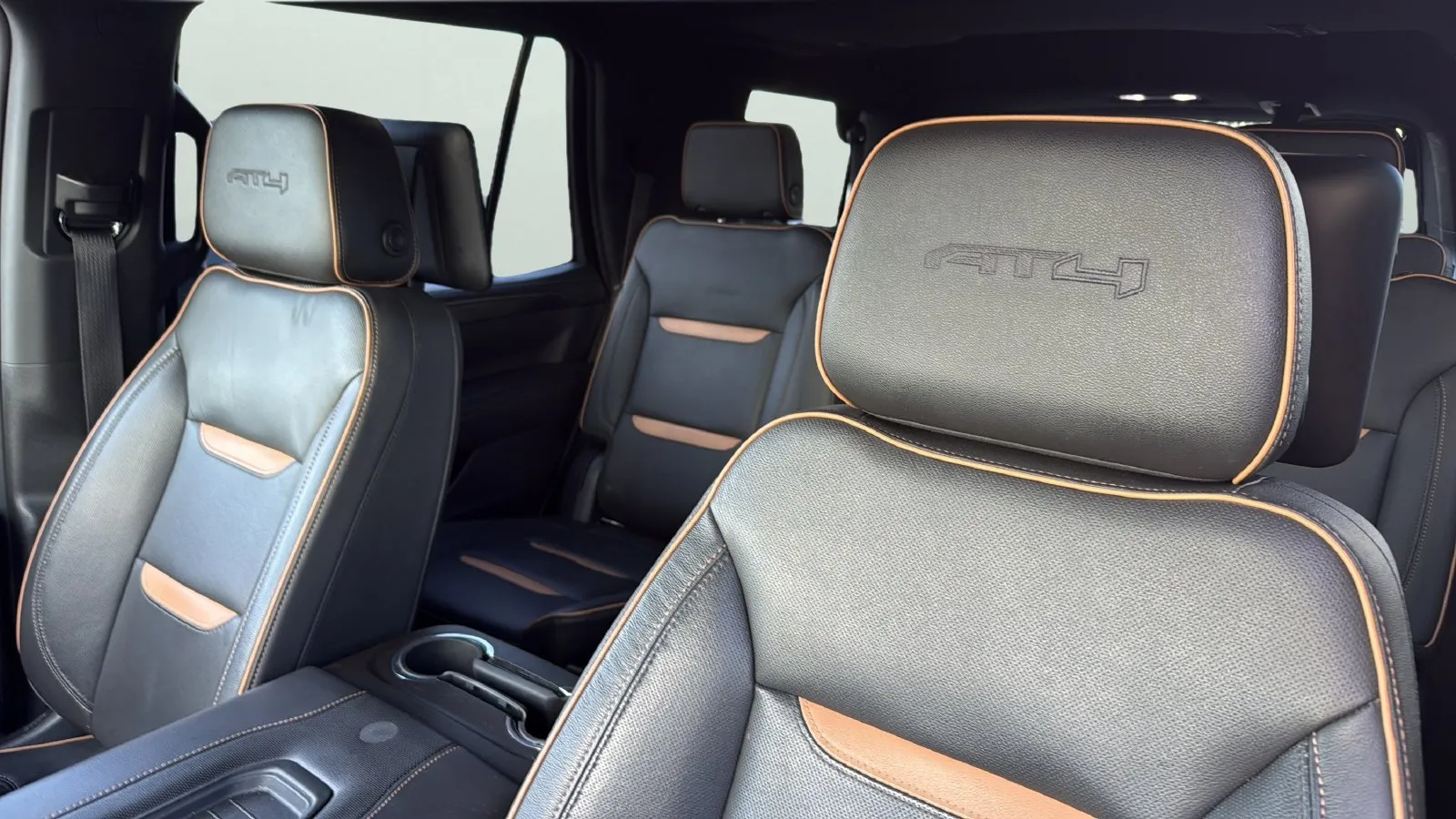 GMC Yukon photo 9