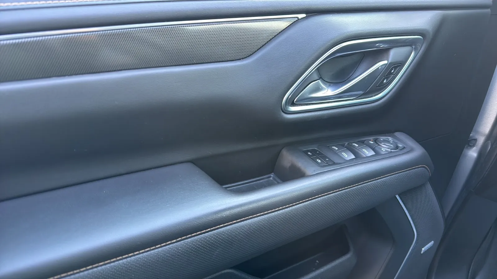 GMC Yukon photo 11