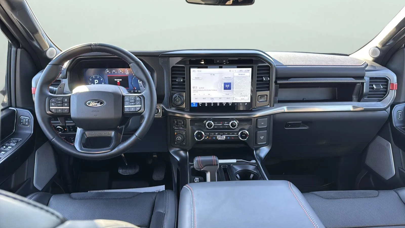 Ford F-150 photo 32