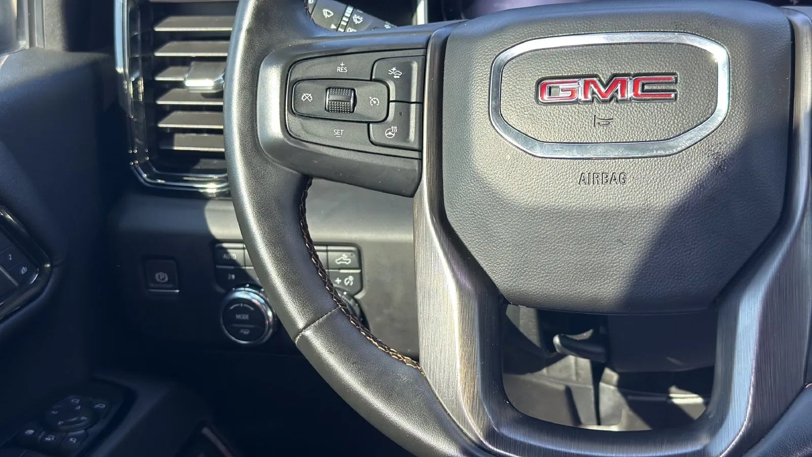GMC Sierra photo 16