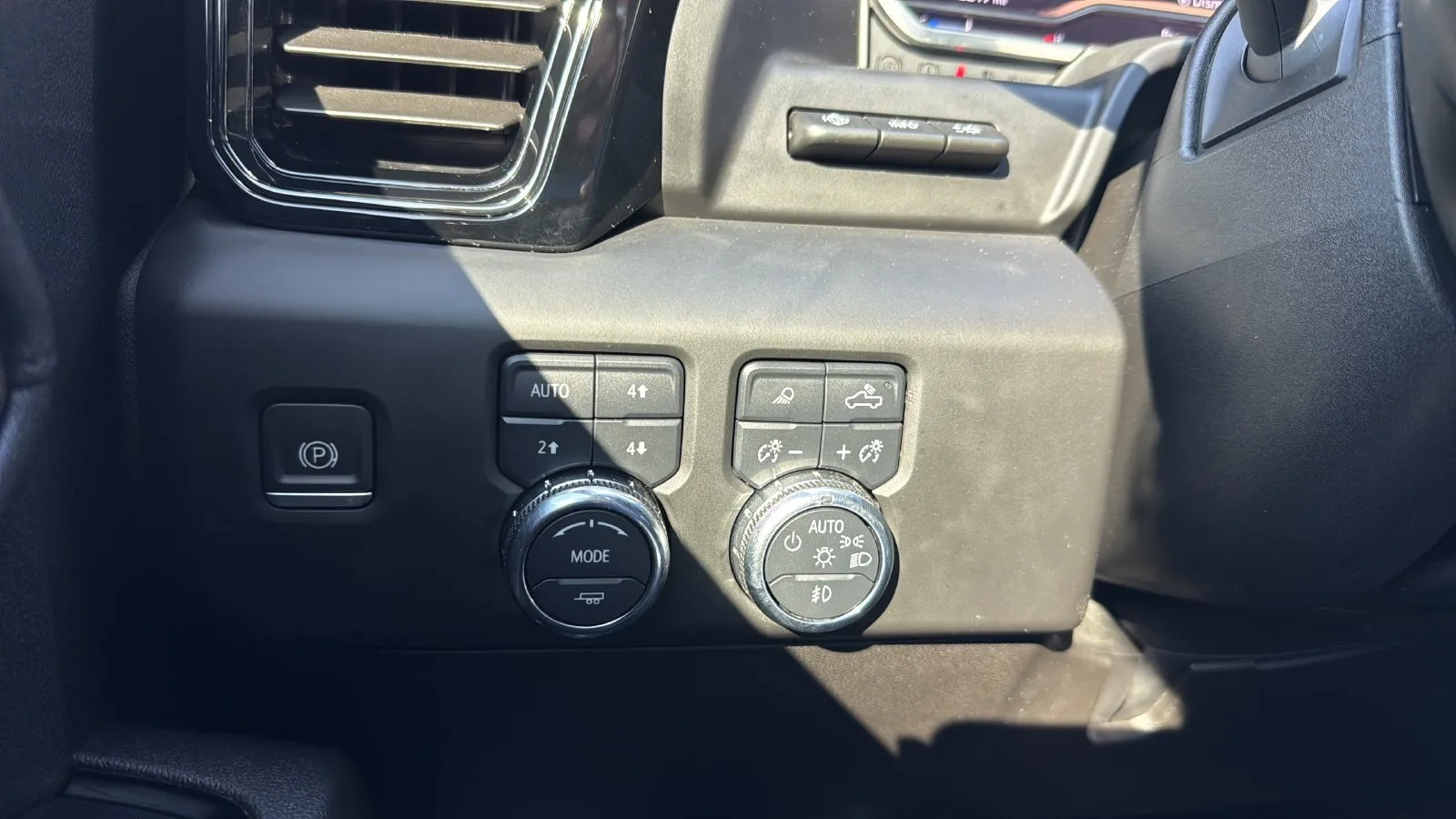 GMC Sierra photo 17