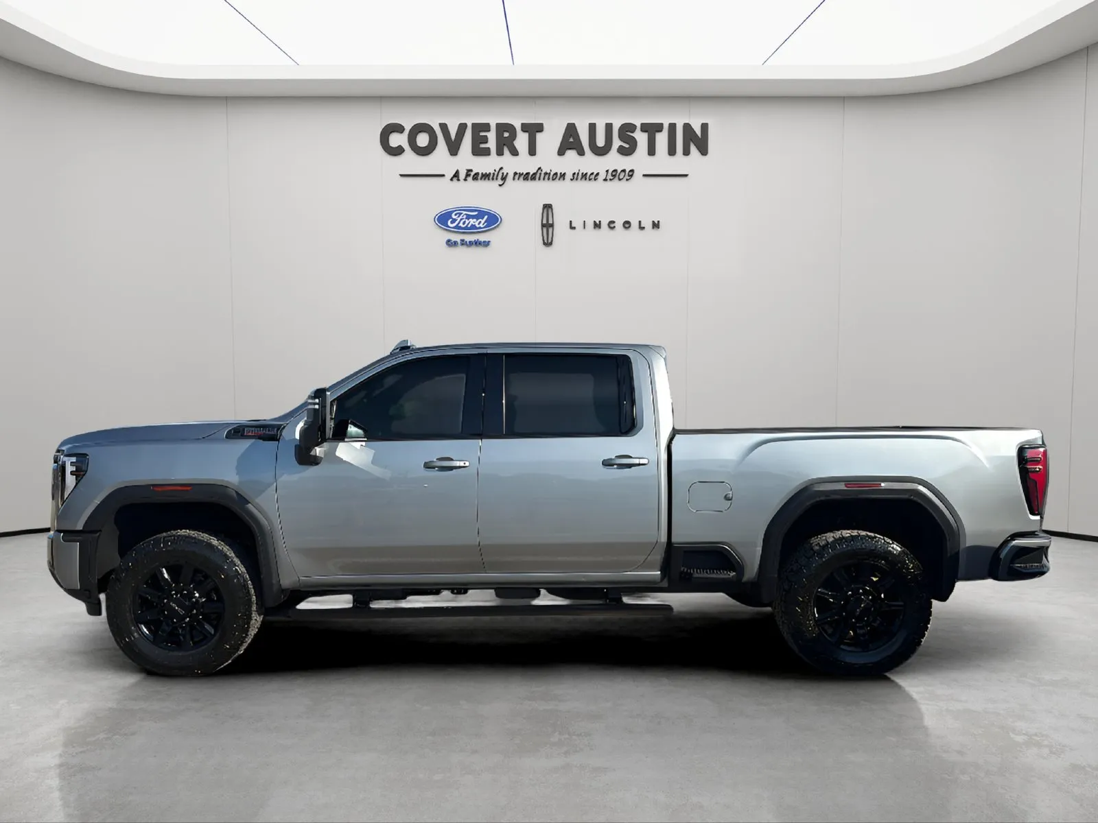 GMC Sierra photo 2