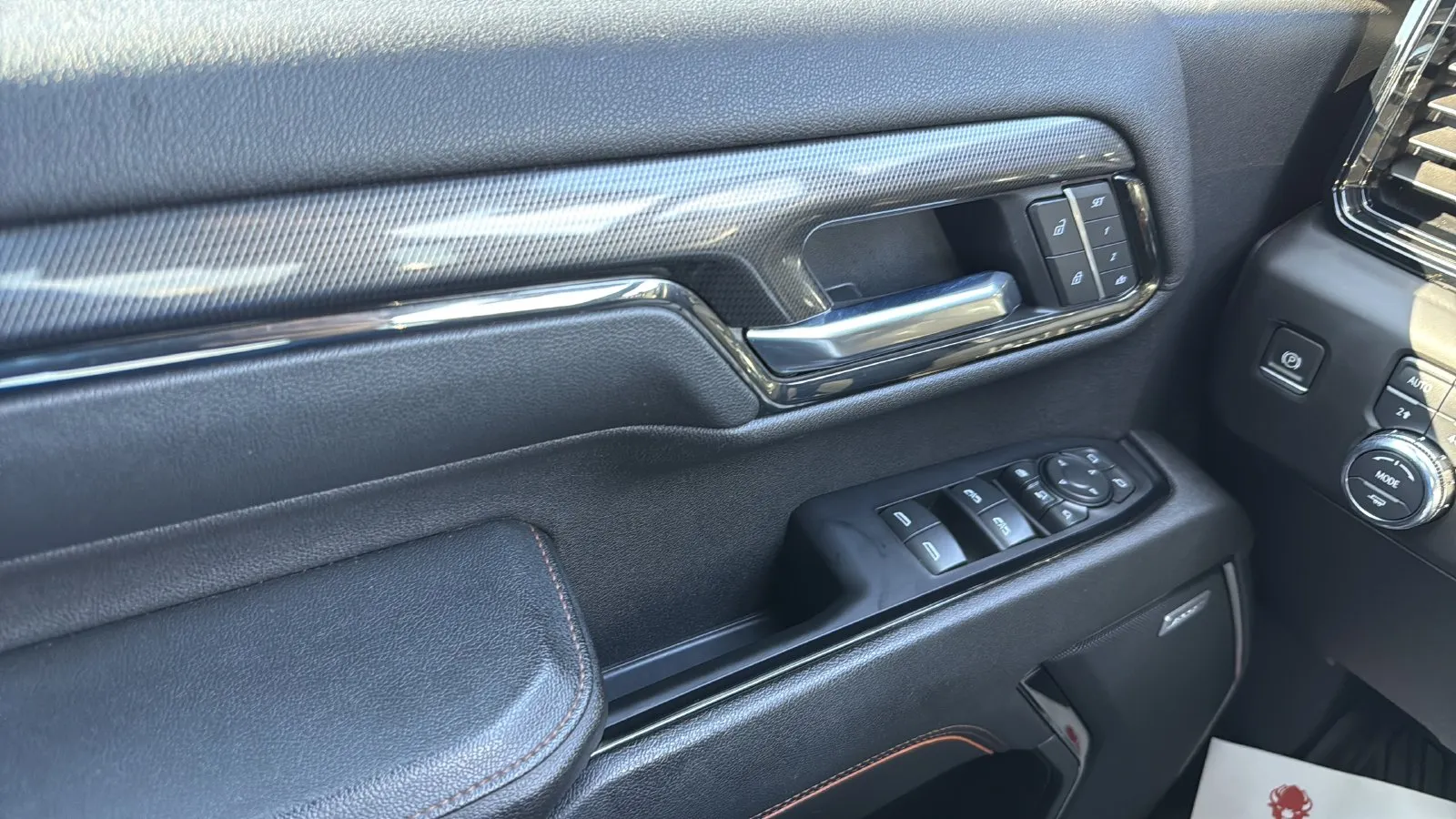 GMC Sierra photo 11