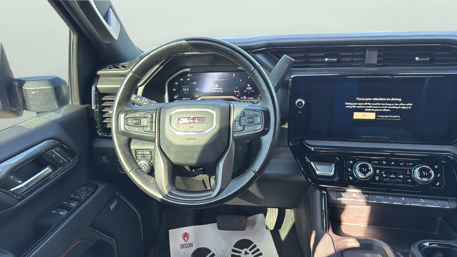 GMC Sierra photo 12