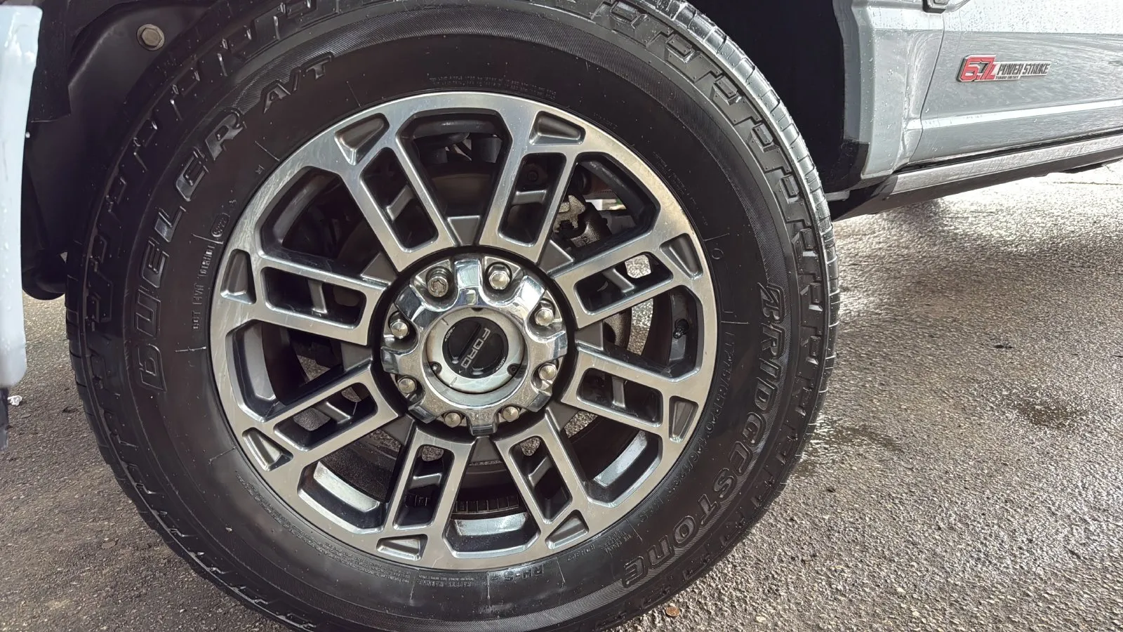 Ford F-250SD photo 29