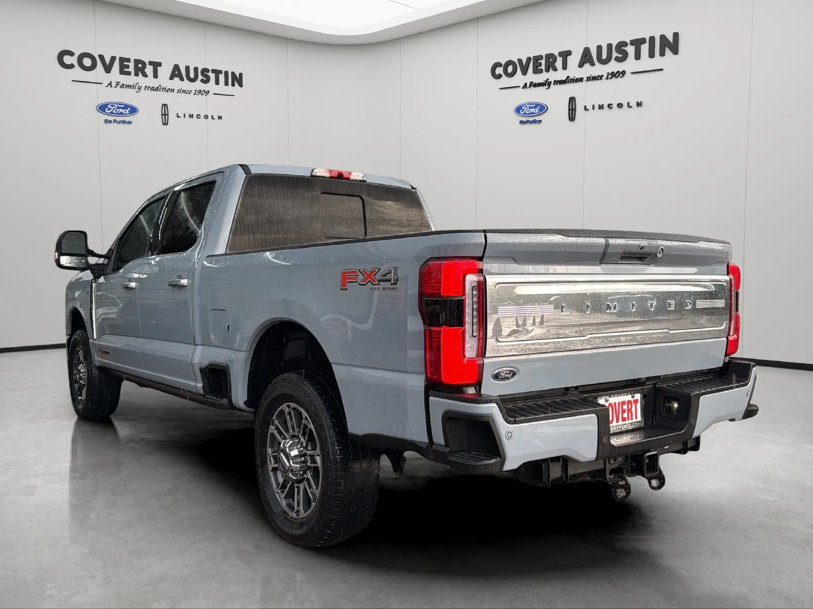 Ford F-250SD photo 3