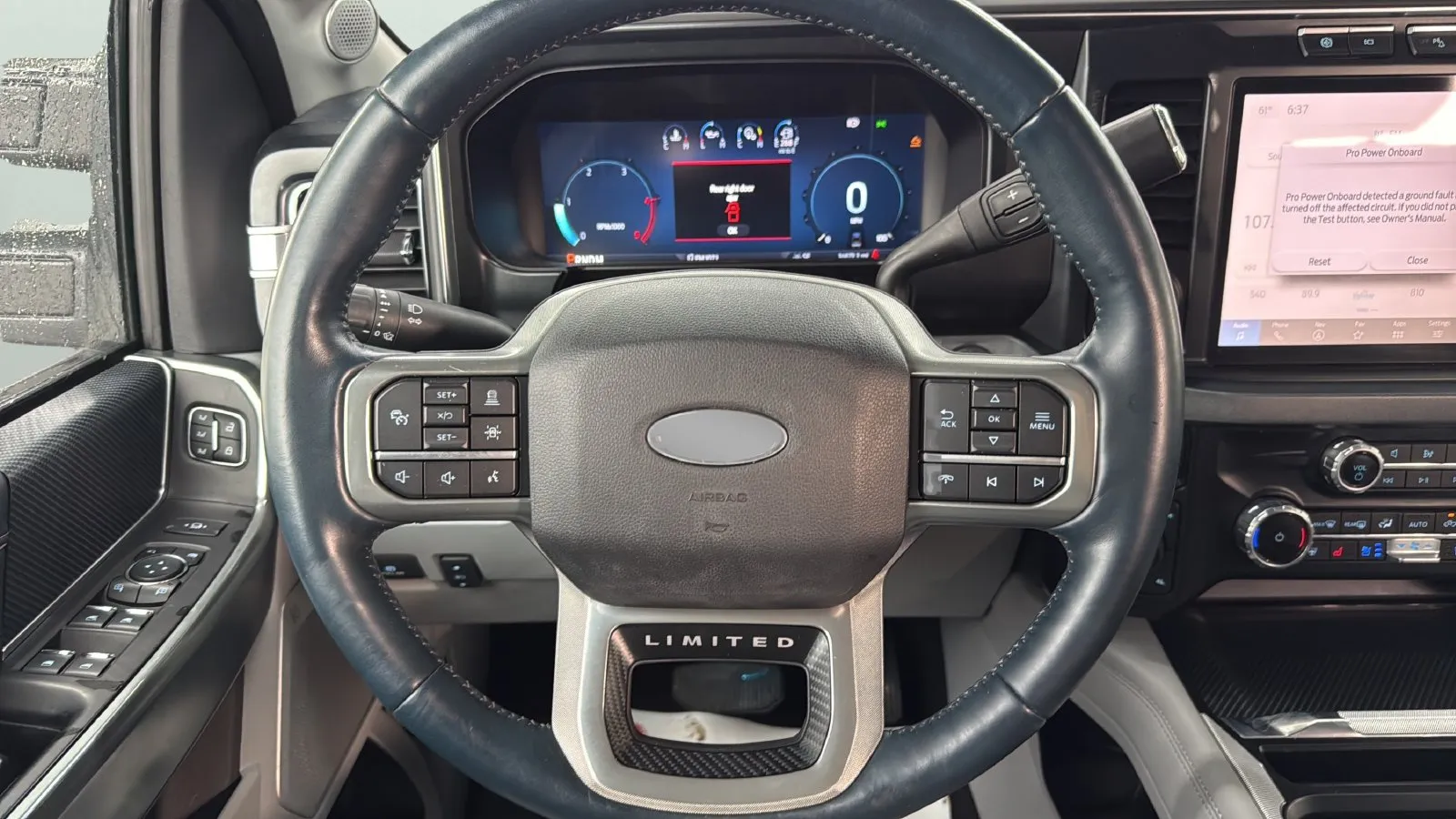 Ford F-250SD photo 14