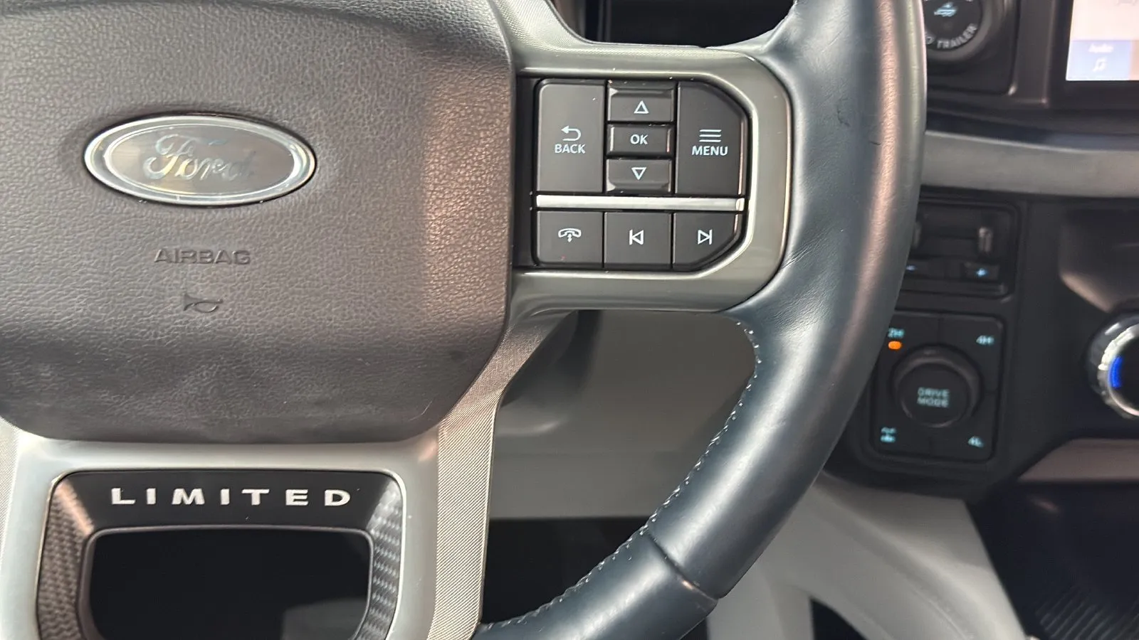 Ford F-250SD photo 15