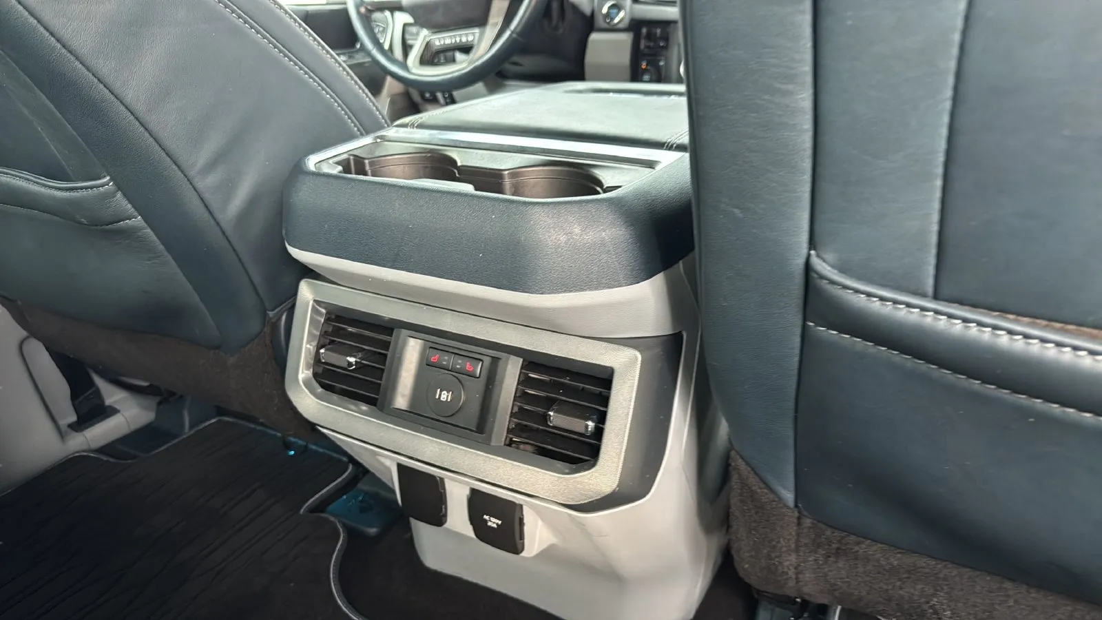 Ford F-250SD photo 27