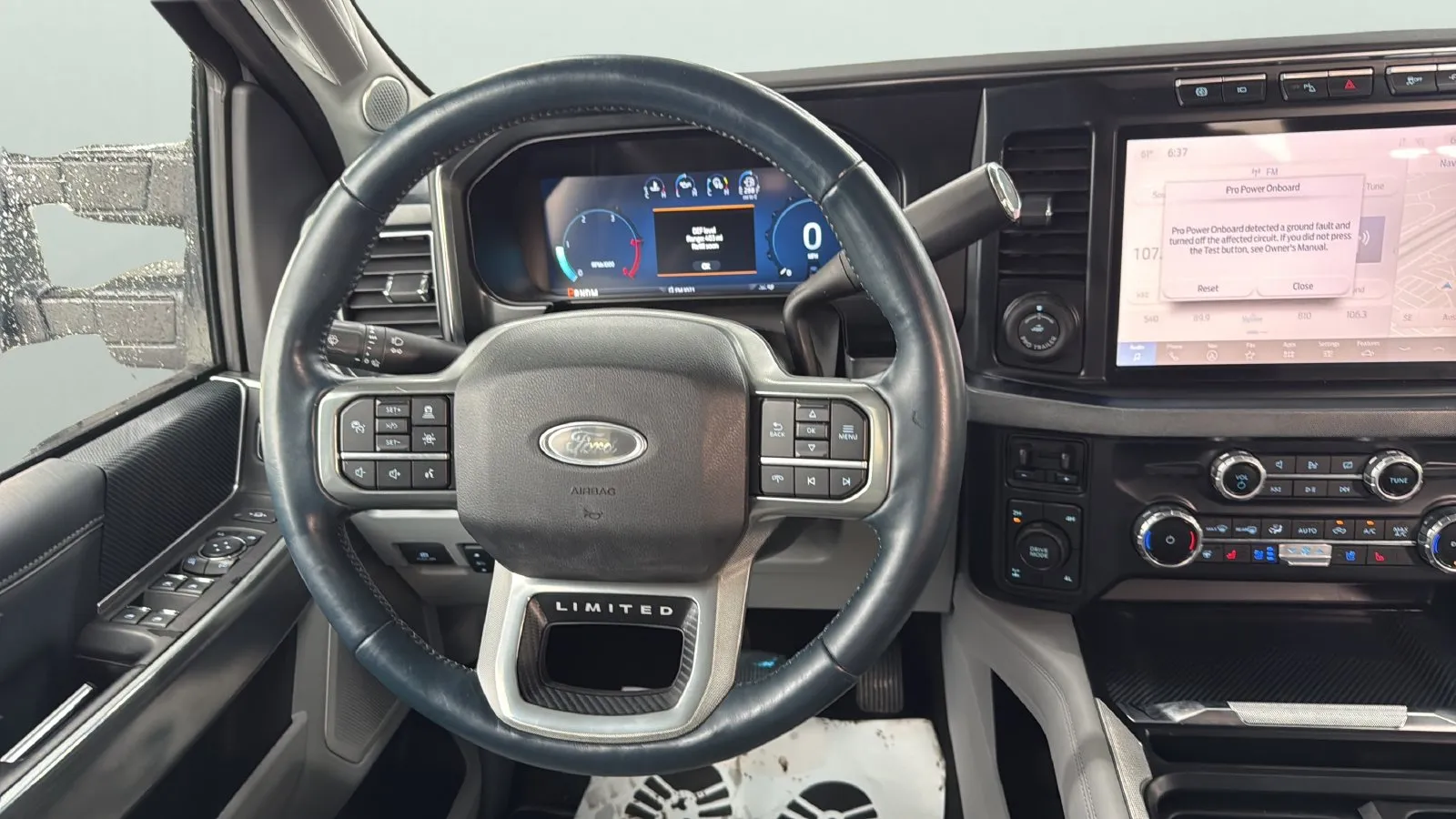 Ford F-250SD photo 12