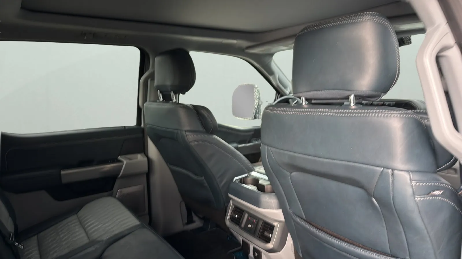 Ford F-250SD photo 28