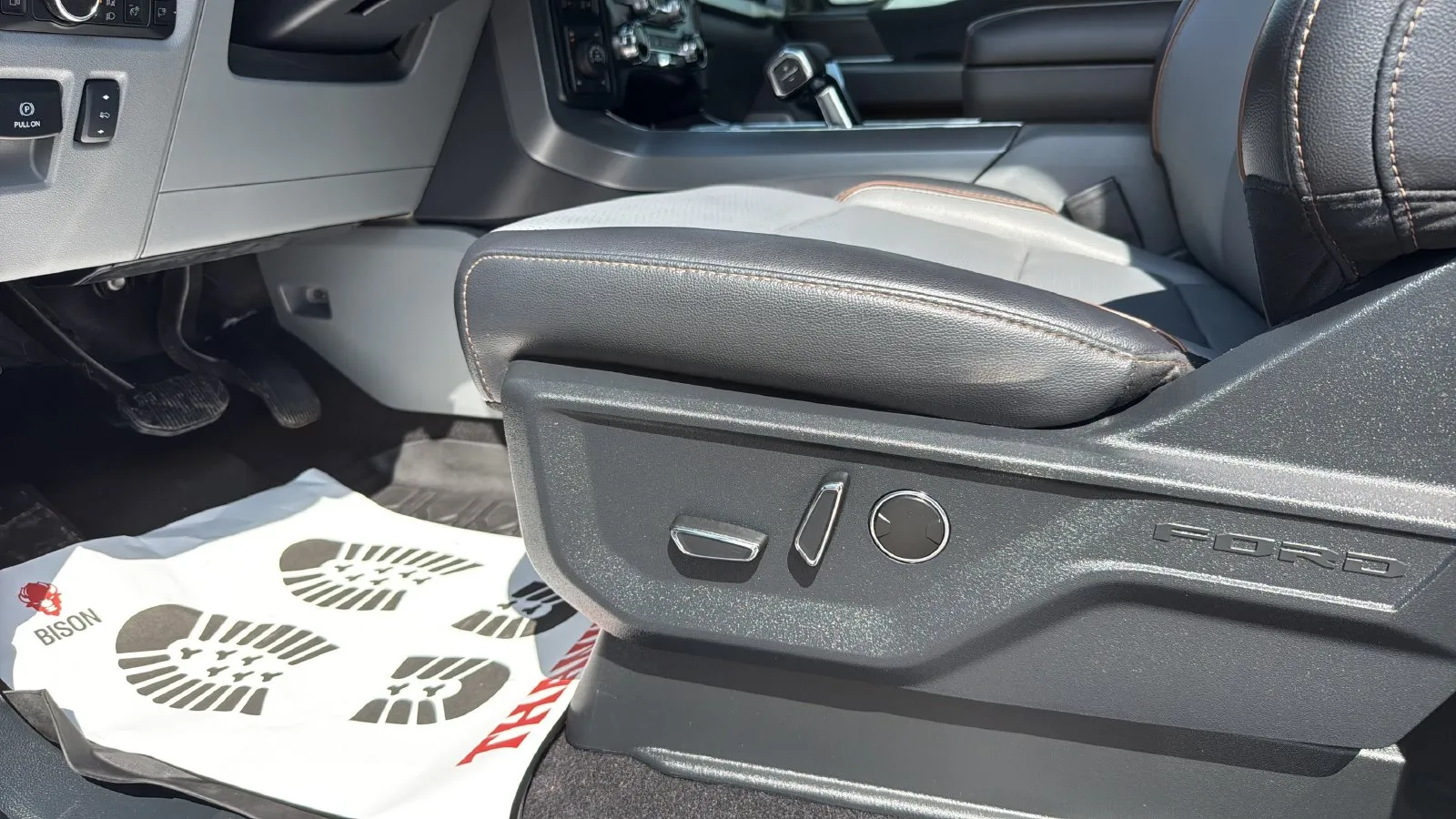 Ford F-150 photo 10
