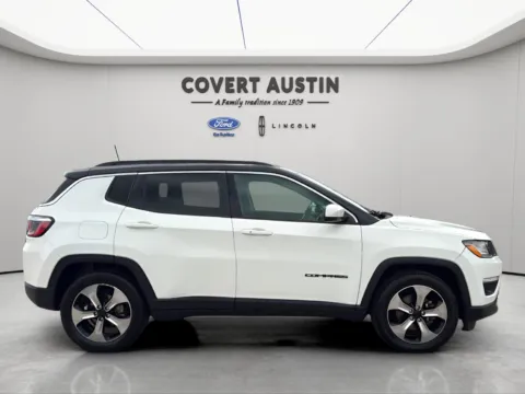 More photos of 2018 Jeep Compass Latitude at Covert Ford Lincoln, TX