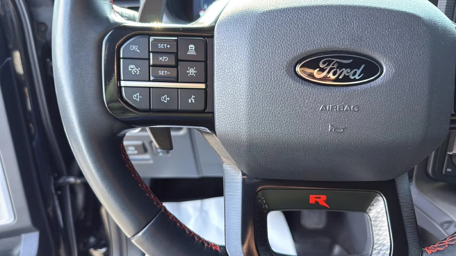 Ford F-150 photo 16