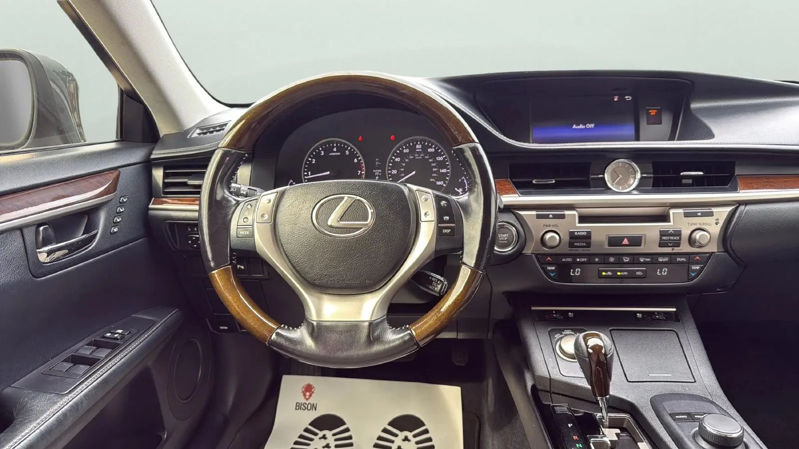 Lexus ES photo 9
