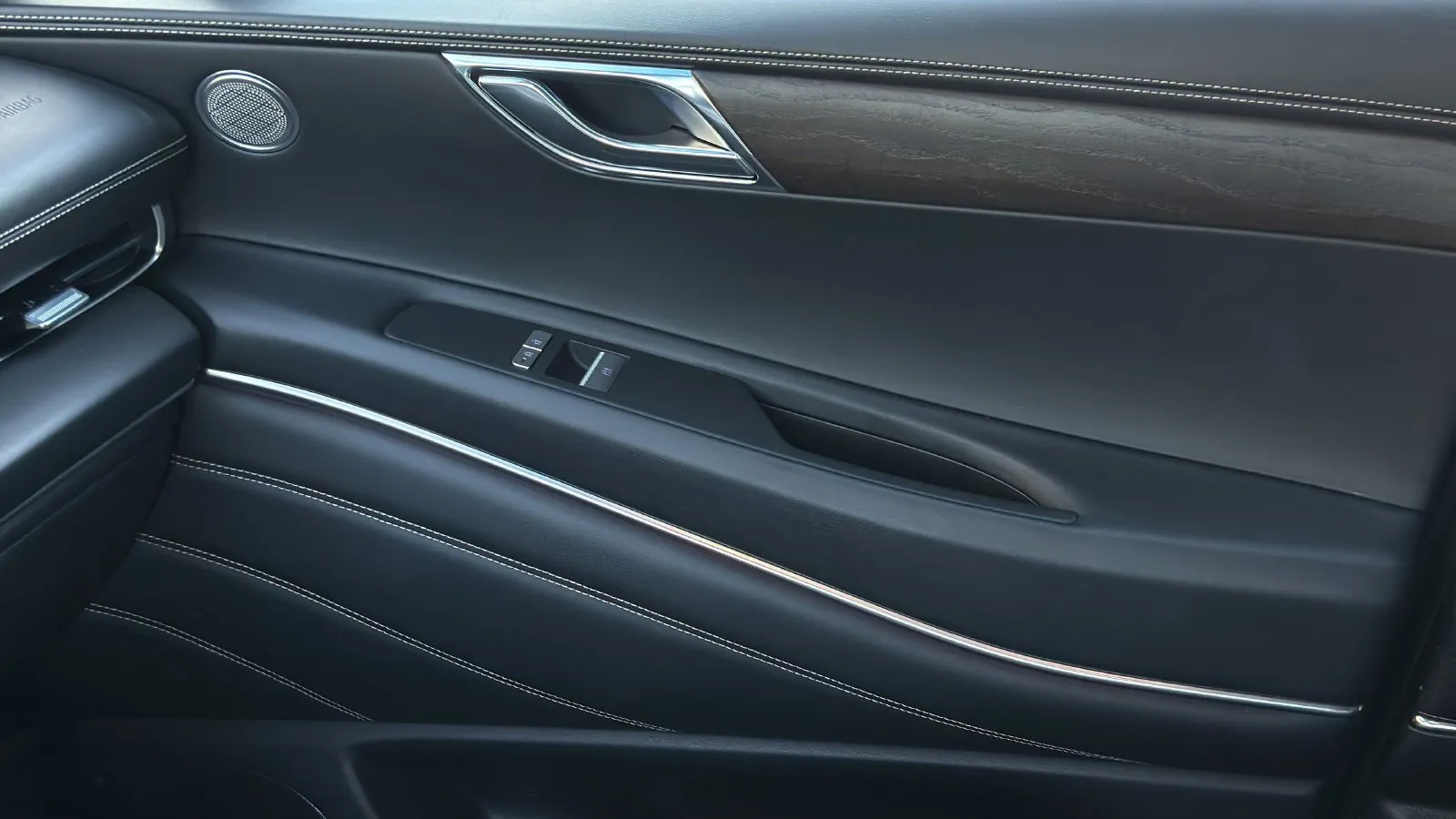 Genesis GV80 photo 23