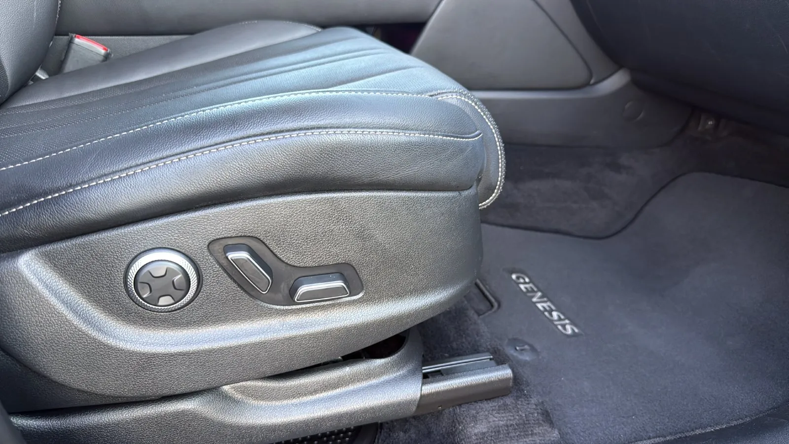 Genesis GV80 photo 24
