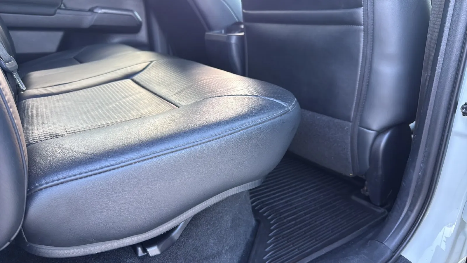 Toyota Tacoma photo 26