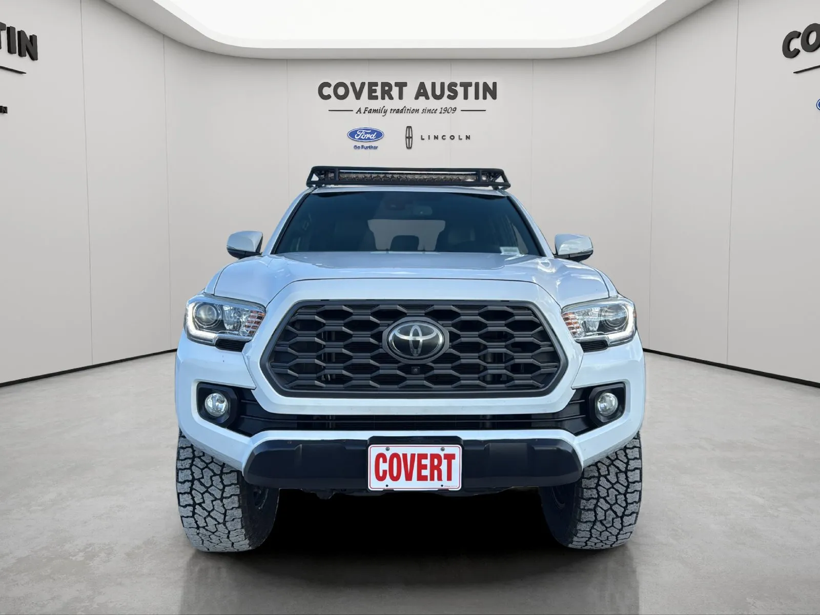 Toyota Tacoma photo 8