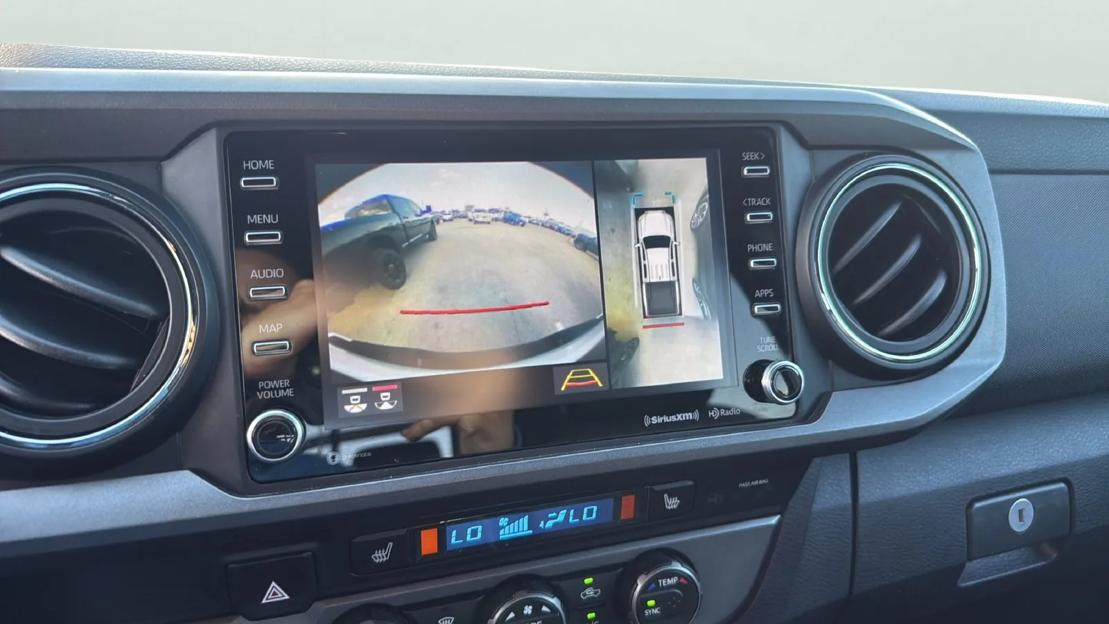 Toyota Tacoma photo 18