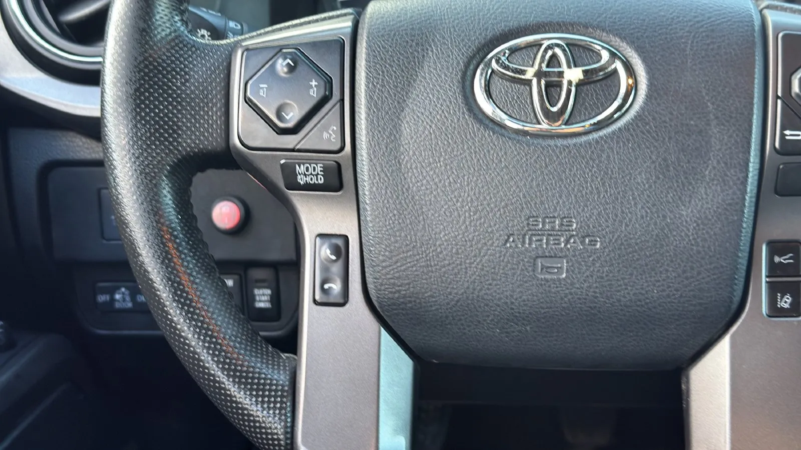 Toyota Tacoma photo 16