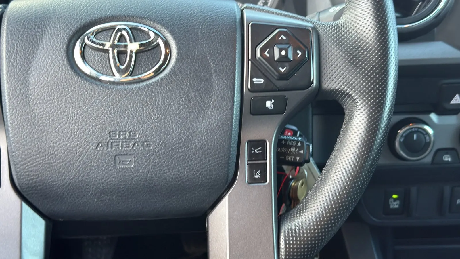 Toyota Tacoma photo 15