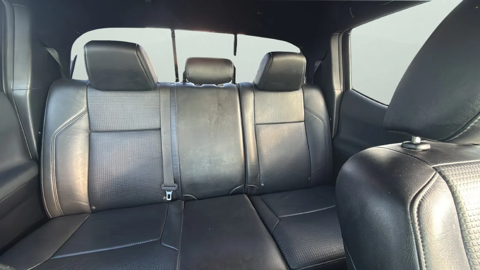 Toyota Tacoma photo 25