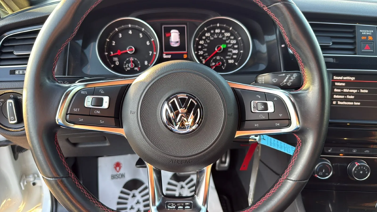 Volkswagen Golf GTI photo 14