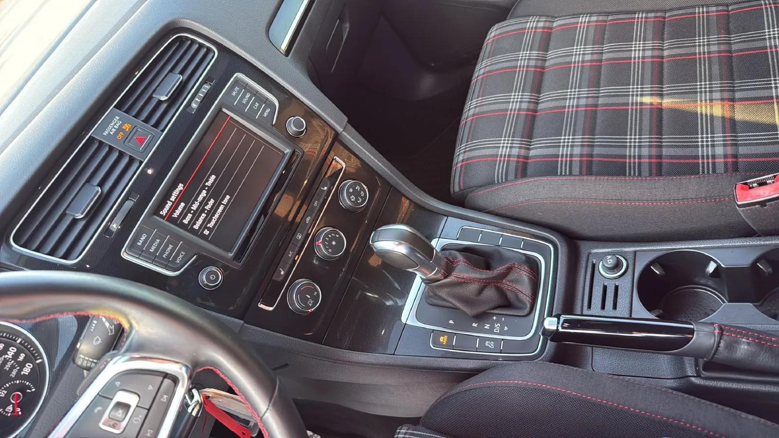 Volkswagen Golf GTI photo 20