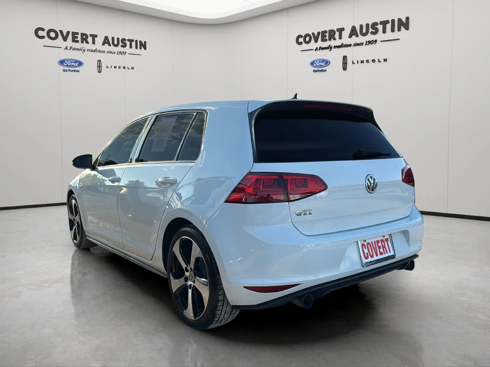 Volkswagen Golf GTI photo 3