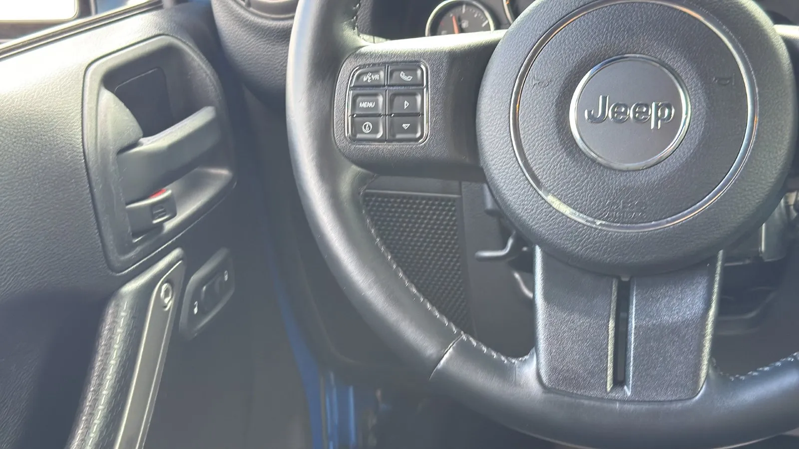 Jeep Wrangler photo 16