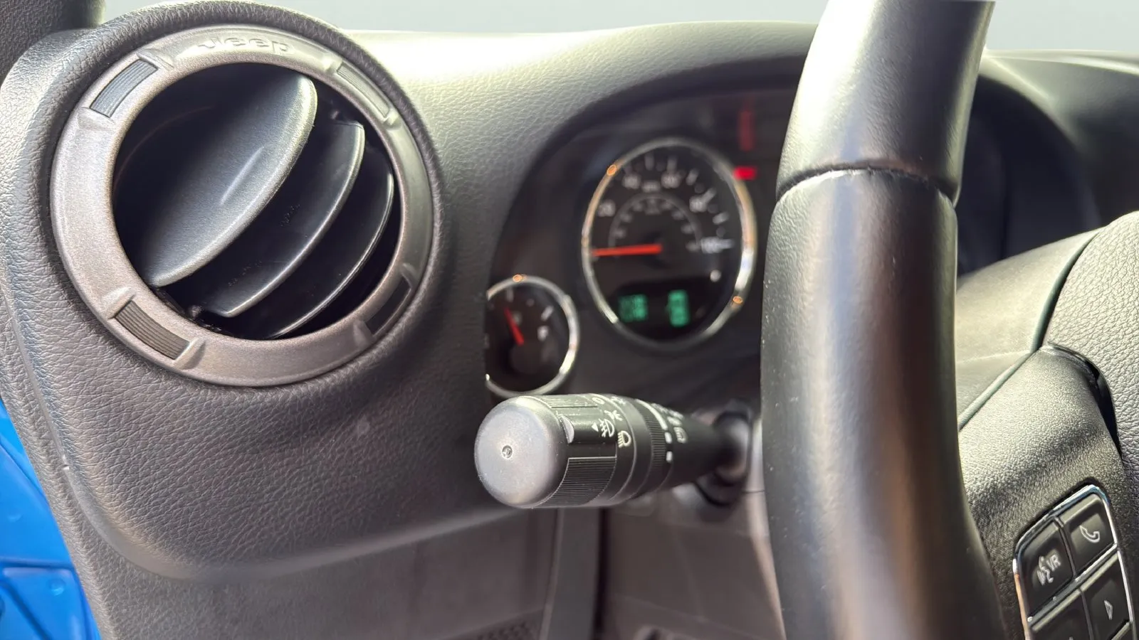 Jeep Wrangler photo 17
