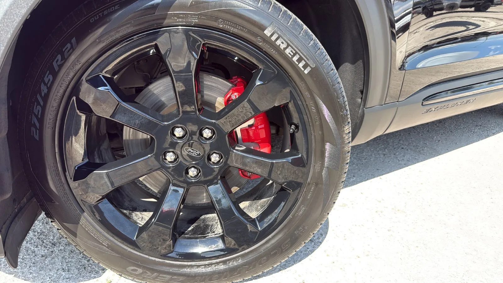 Ford Explorer photo 29